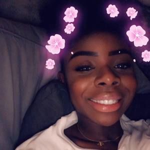 Meet your Posher, Anika